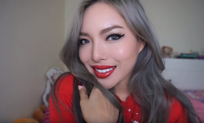Red Lips Makeup 10